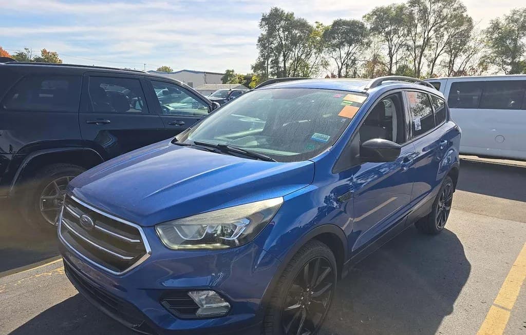 2017 FORD ESCAPE SE