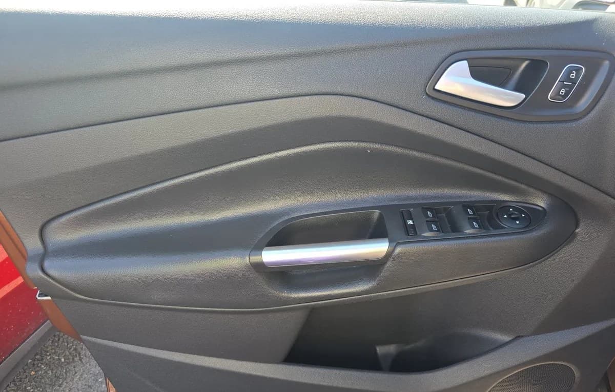2017 FORD ESCAPE SE 5
