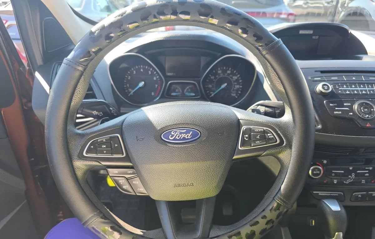 2017 FORD ESCAPE SE 6