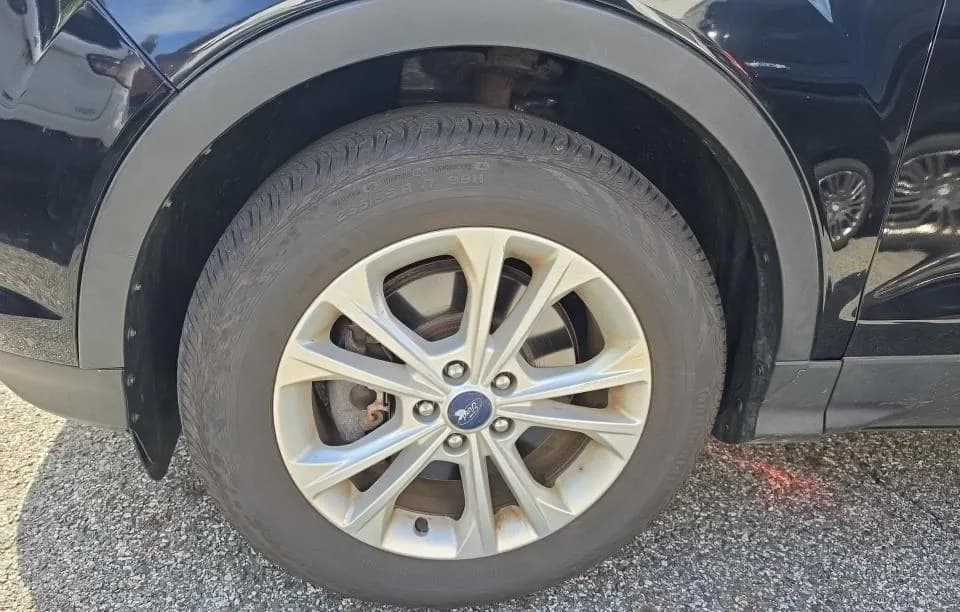2017 FORD ESCAPE SE 4