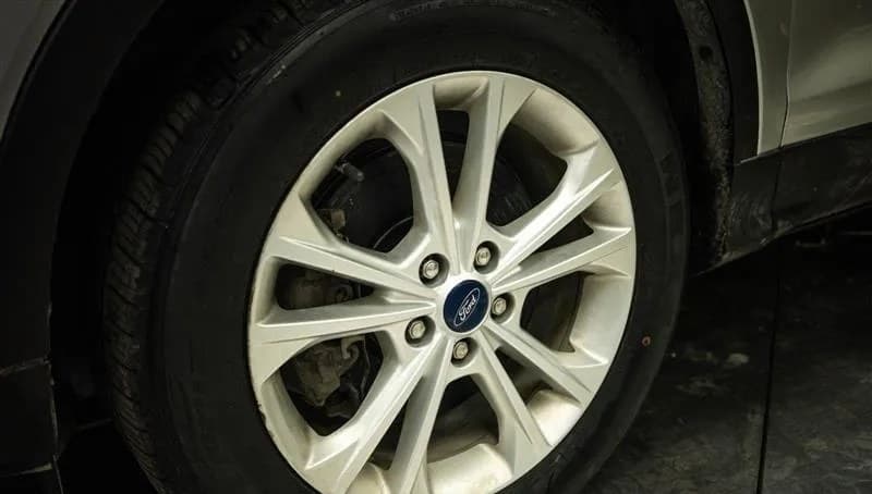 2019 FORD ESCAPE SE 4