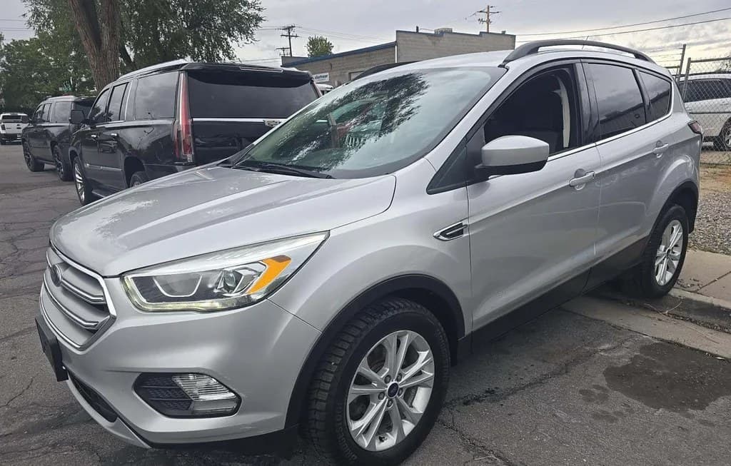 2017 FORD ESCAPE SE 1