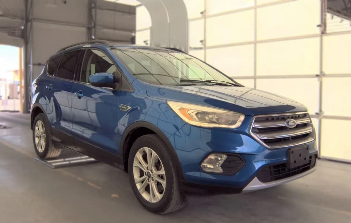 2017 FORD ESCAPE SE 4