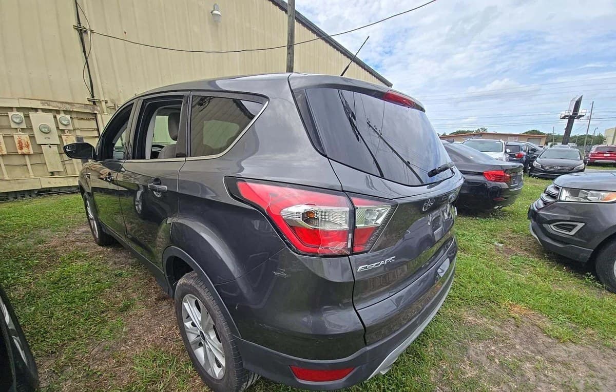 2017 FORD ESCAPE SE 3