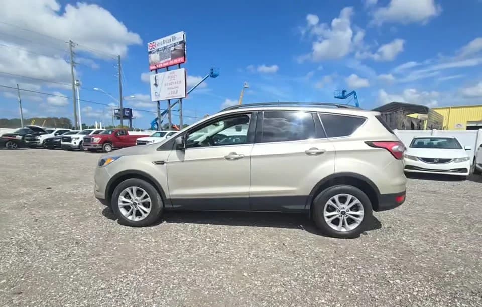 2018 FORD ESCAPE SE 4