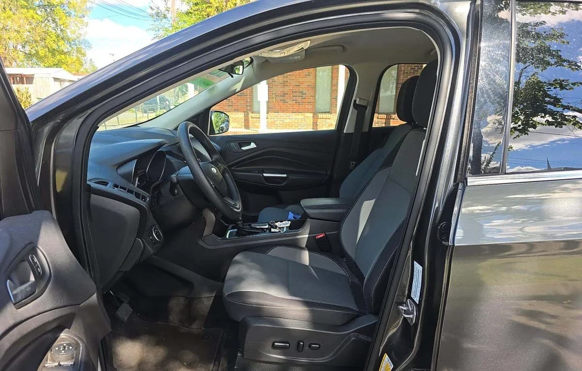 2019 FORD ESCAPE SE 4