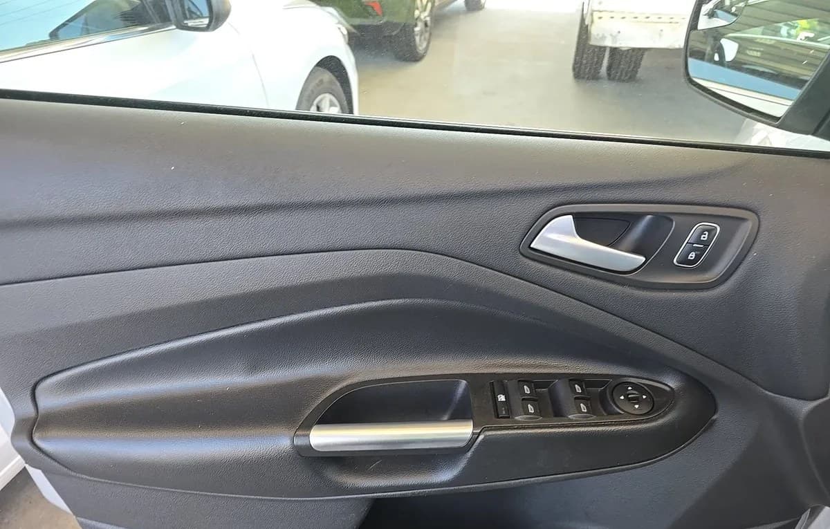 2017 FORD ESCAPE SE 5