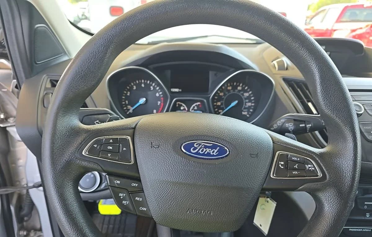 2017 FORD ESCAPE SE 6