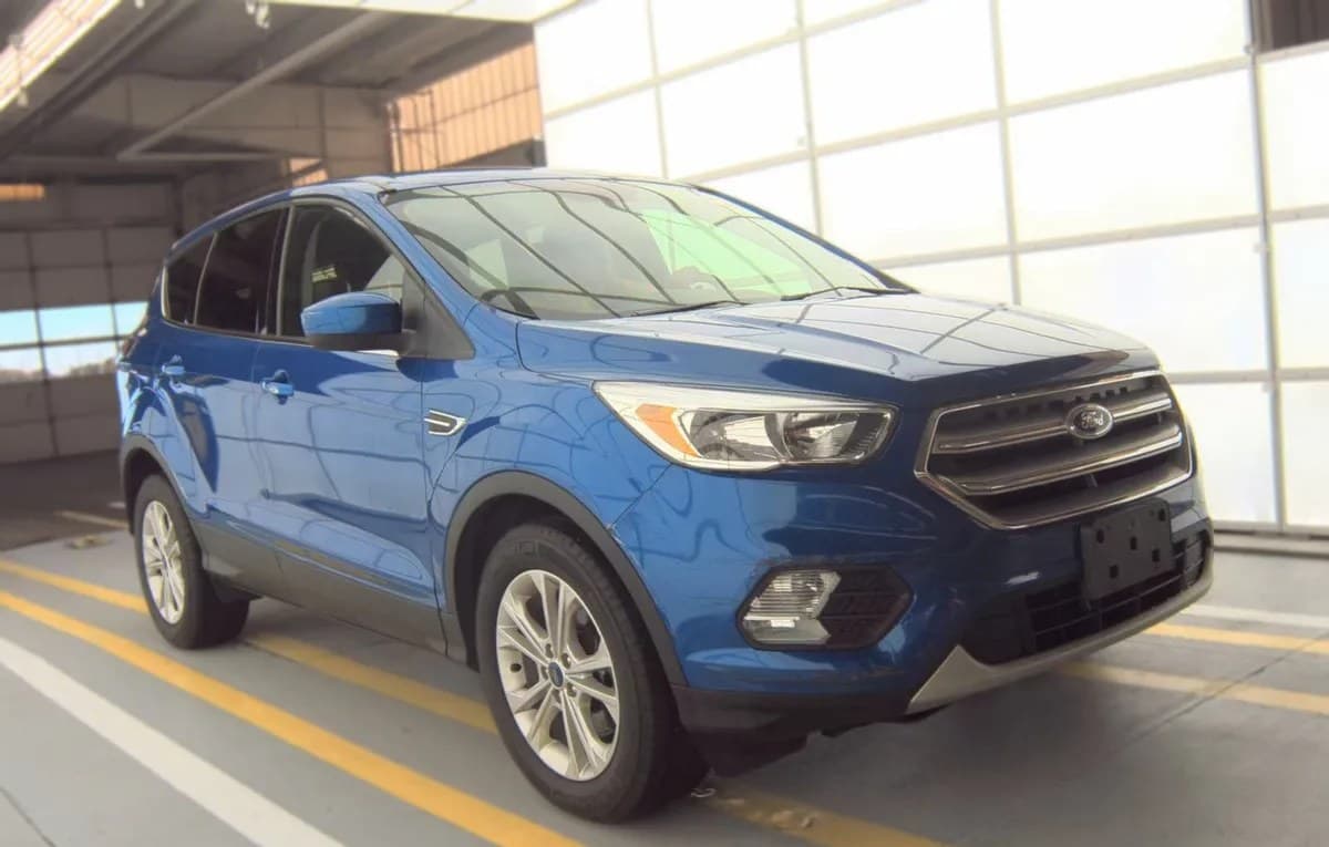 2017 FORD ESCAPE SE 4