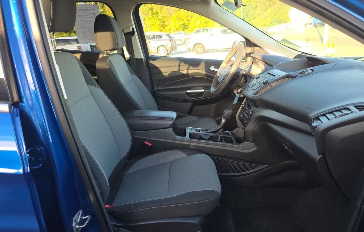 2017 FORD ESCAPE SE 5