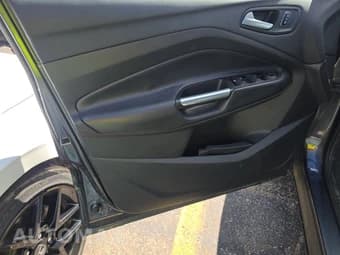 2017 FORD ESCAPE SE 10