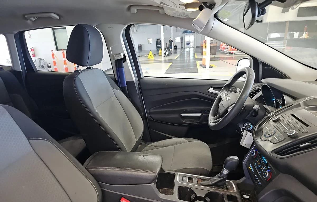 2017 FORD ESCAPE SE 4