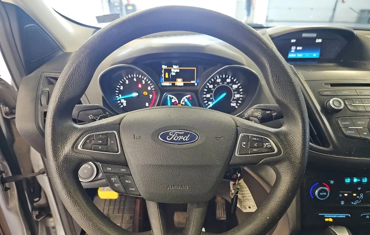 2017 FORD ESCAPE SE 6