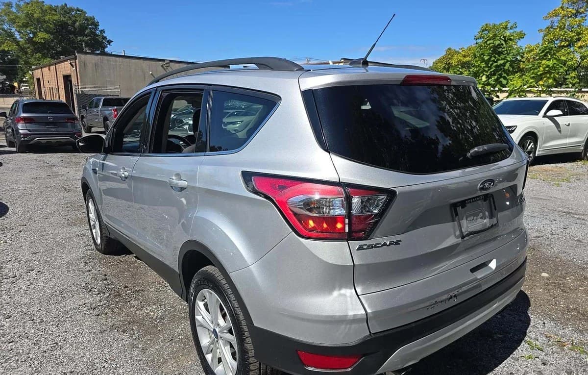 2018 FORD ESCAPE SE 2