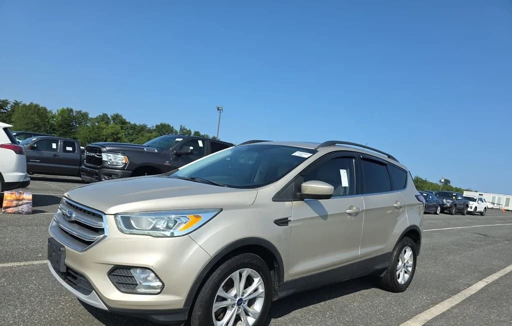 2017 FORD ESCAPE SE 1
