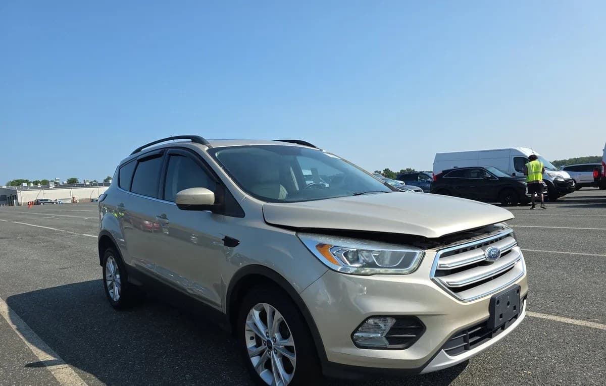 2017 FORD ESCAPE SE 4