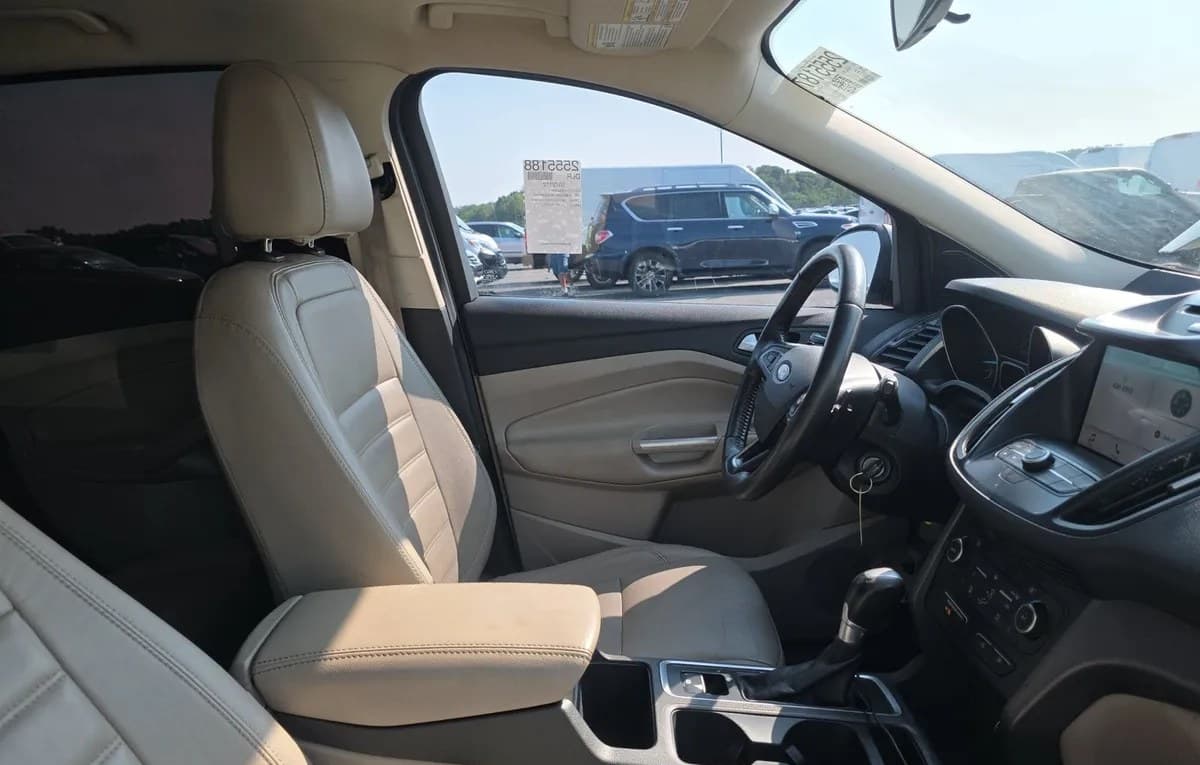 2017 FORD ESCAPE SE 5
