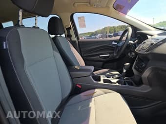 2017 FORD ESCAPE SE 9