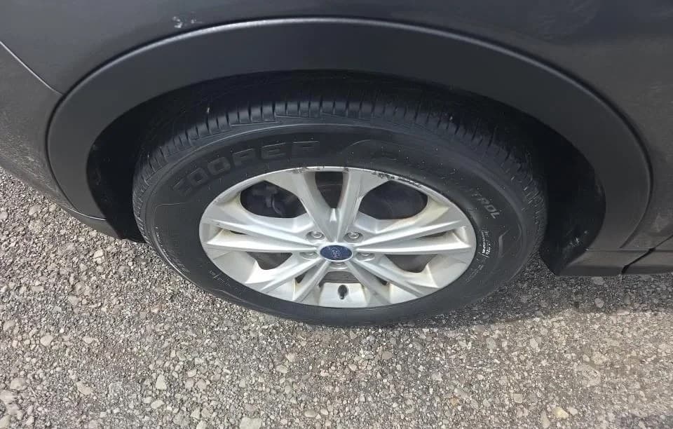 2017 FORD ESCAPE SE 4