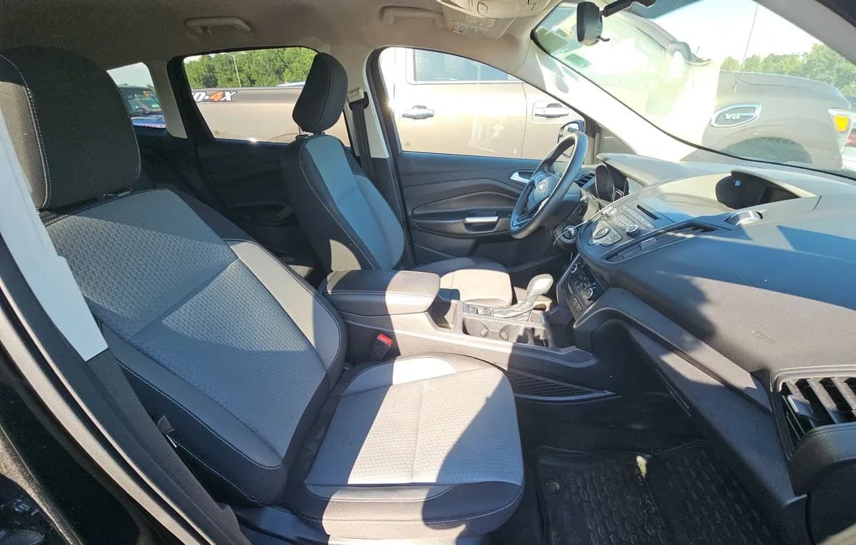 2018 FORD ESCAPE SE 4