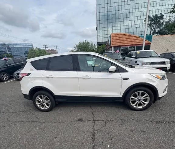 2017 FORD ESCAPE SE 6