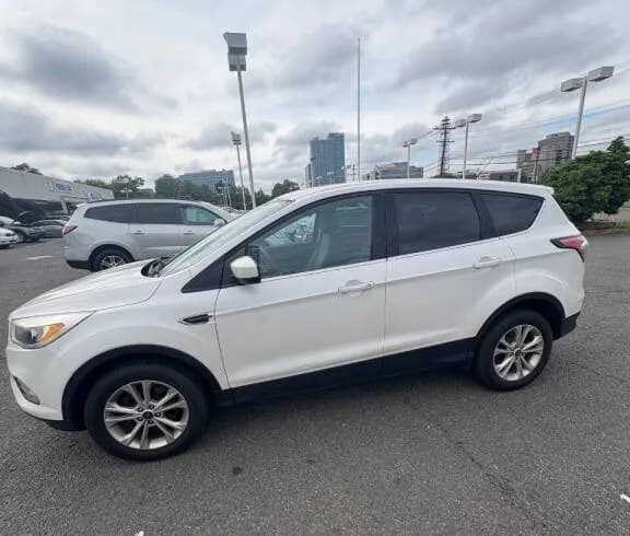 2017 FORD ESCAPE SE 7