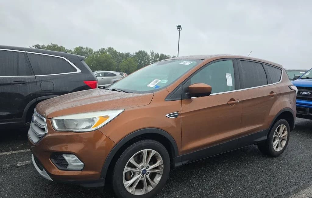 2017 FORD ESCAPE SE 1