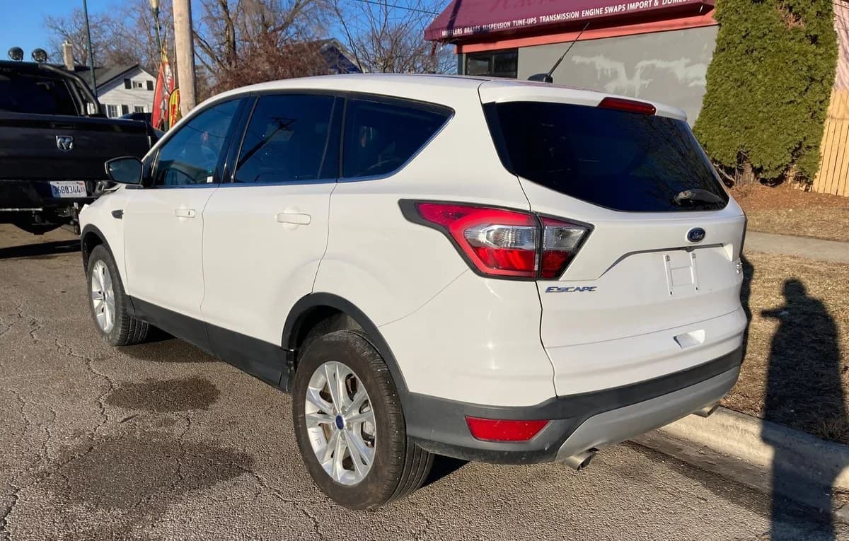 2017 FORD ESCAPE SE 5