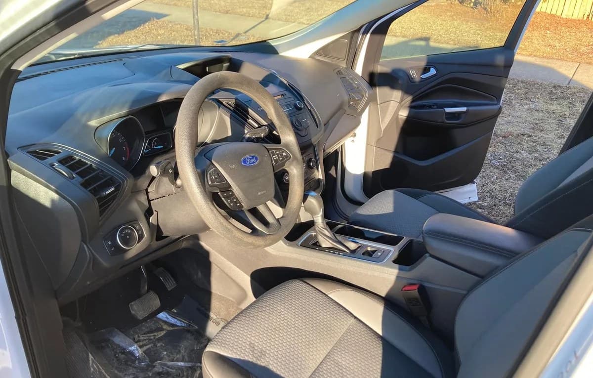 2017 FORD ESCAPE SE 6
