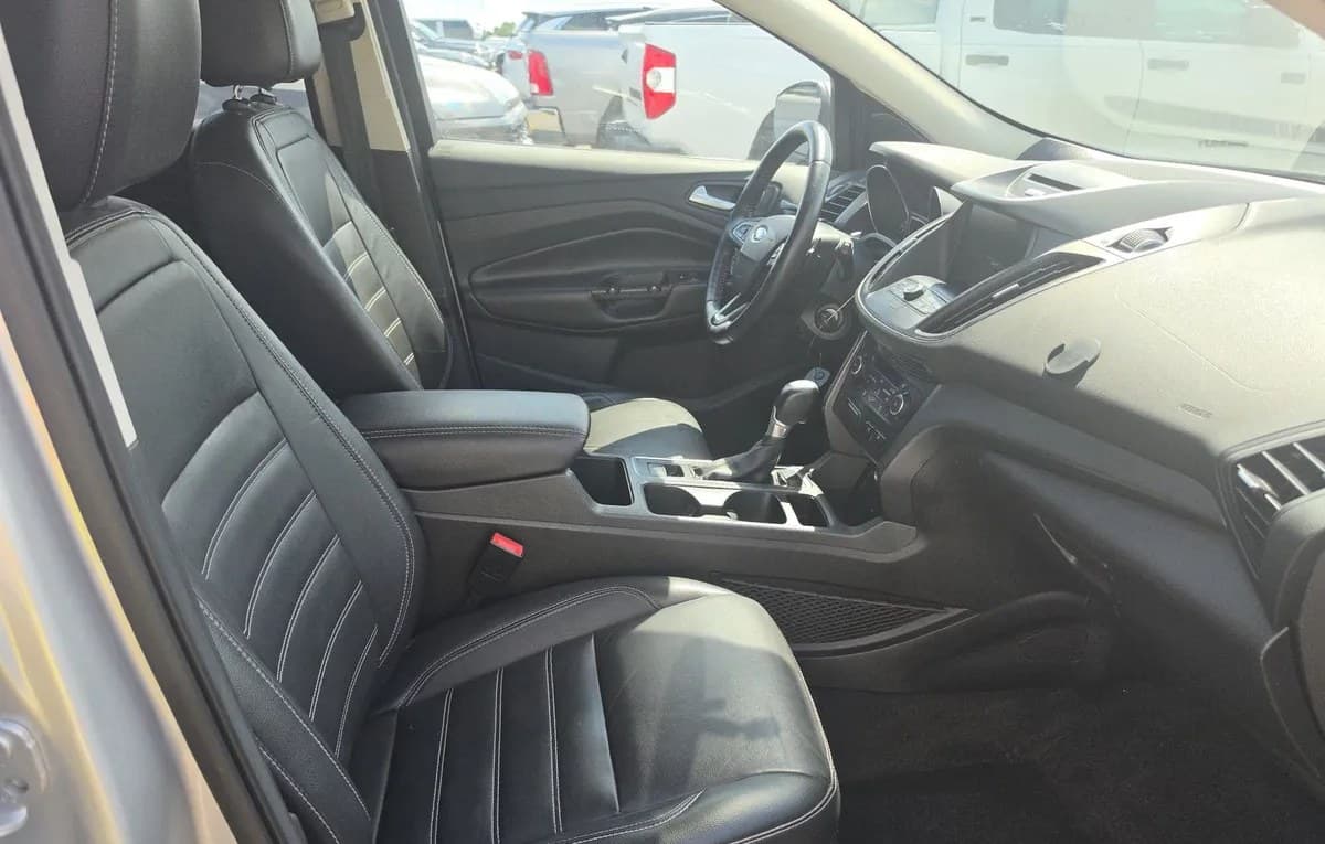 2017 FORD ESCAPE SE 5