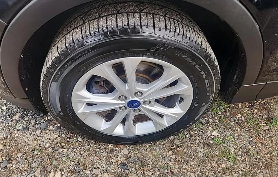 2017 FORD ESCAPE SE 4