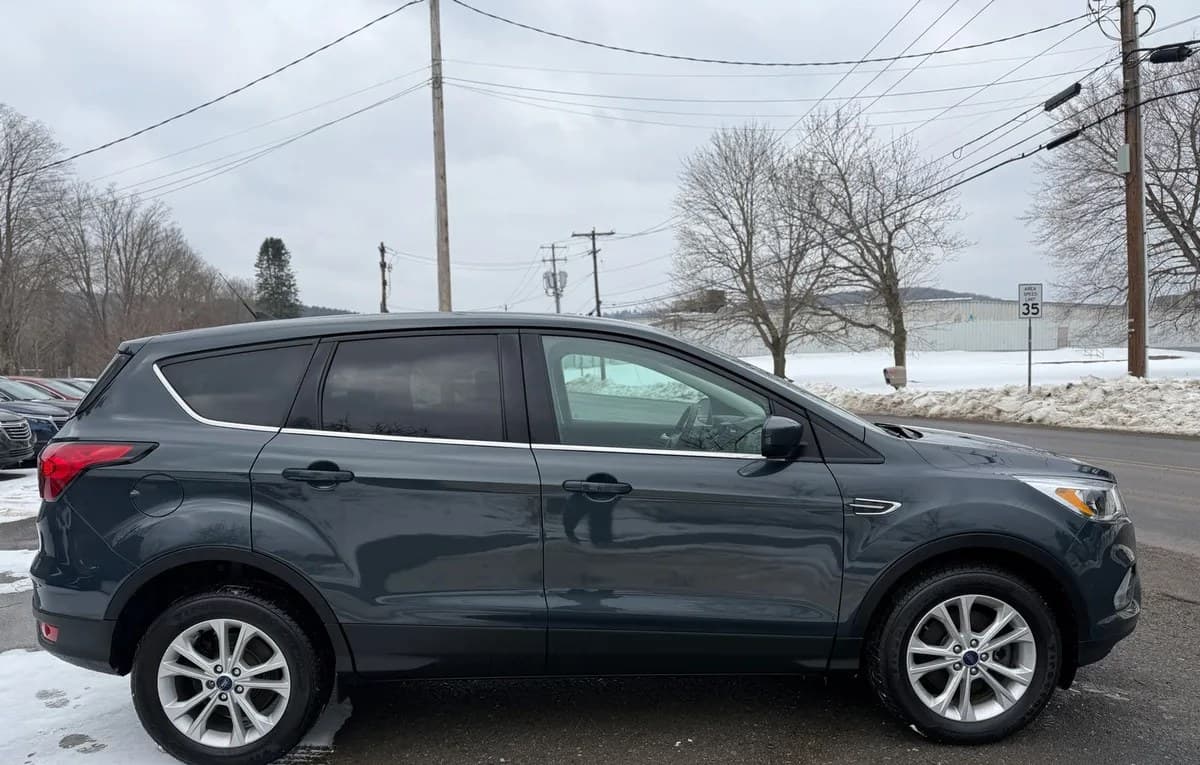 2019 FORD ESCAPE SE 5