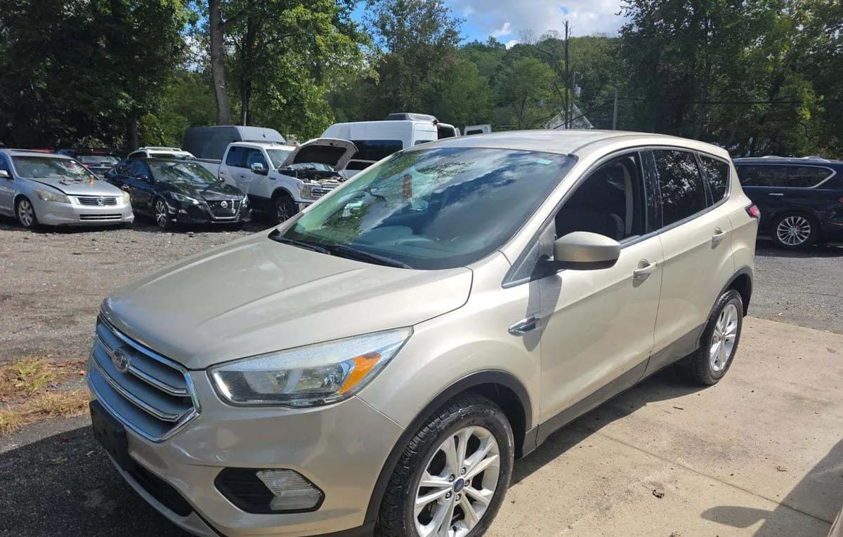 2017 FORD ESCAPE SE 2