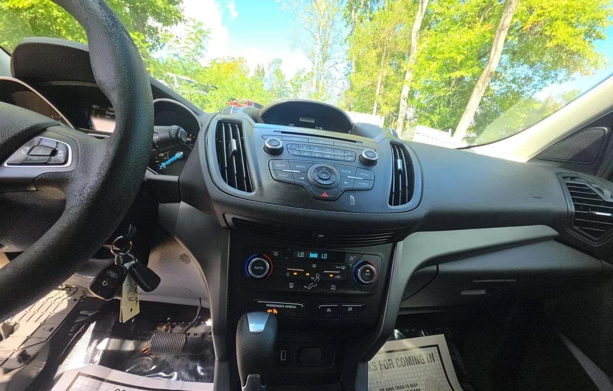 2017 FORD ESCAPE SE 7