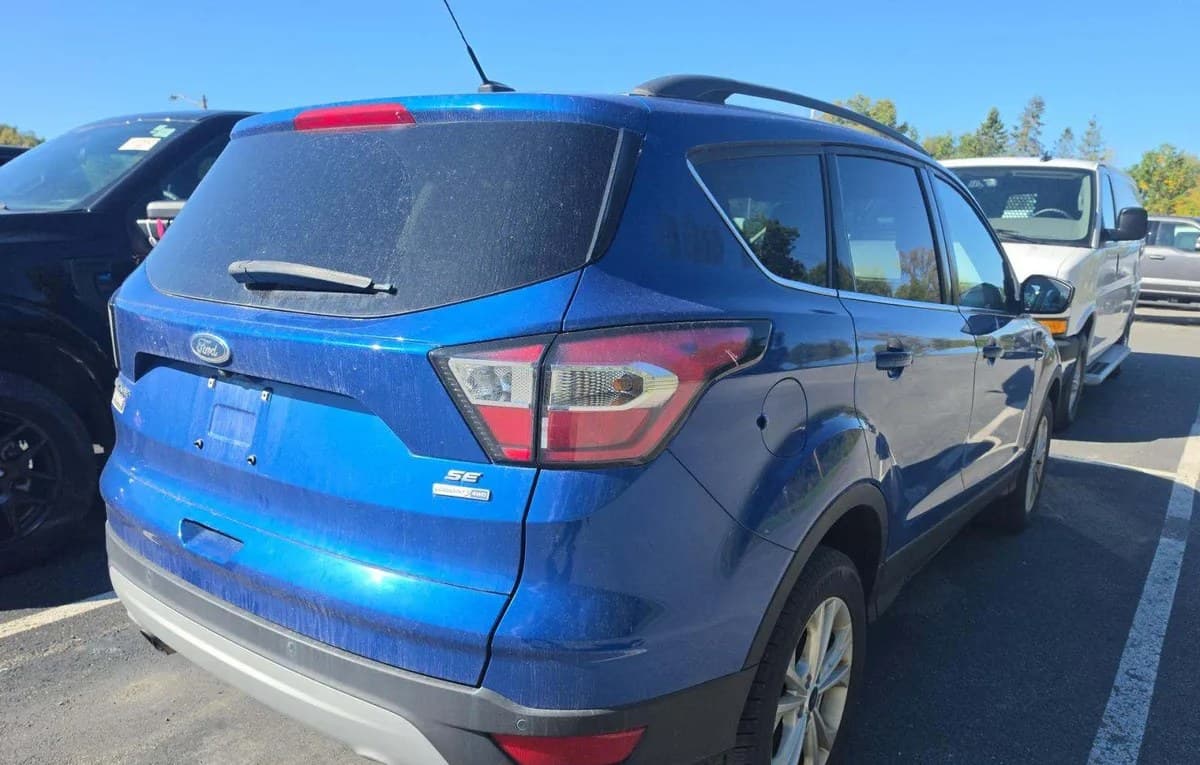 2017 FORD ESCAPE SE 4