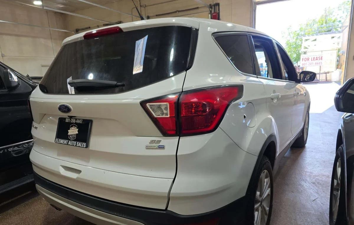 2019 FORD ESCAPE SE 4