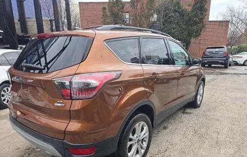 2017 FORD ESCAPE SE 4