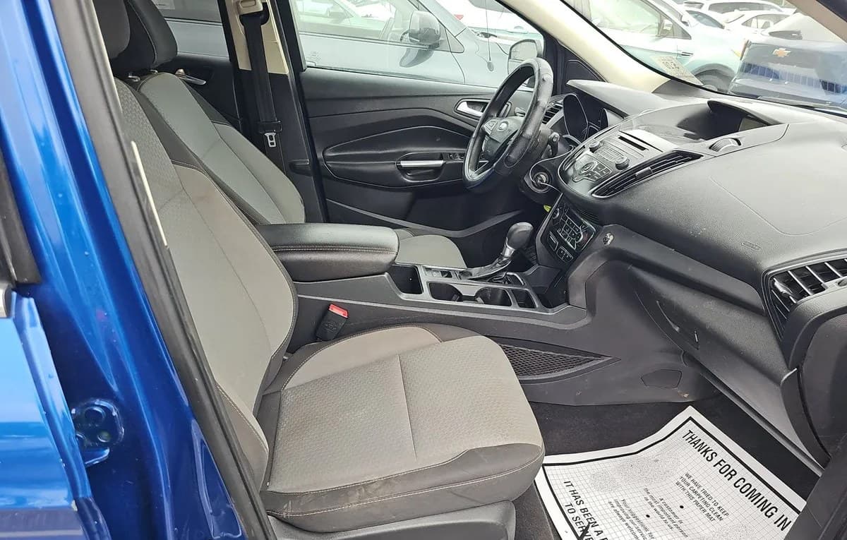 2017 FORD ESCAPE SE 4