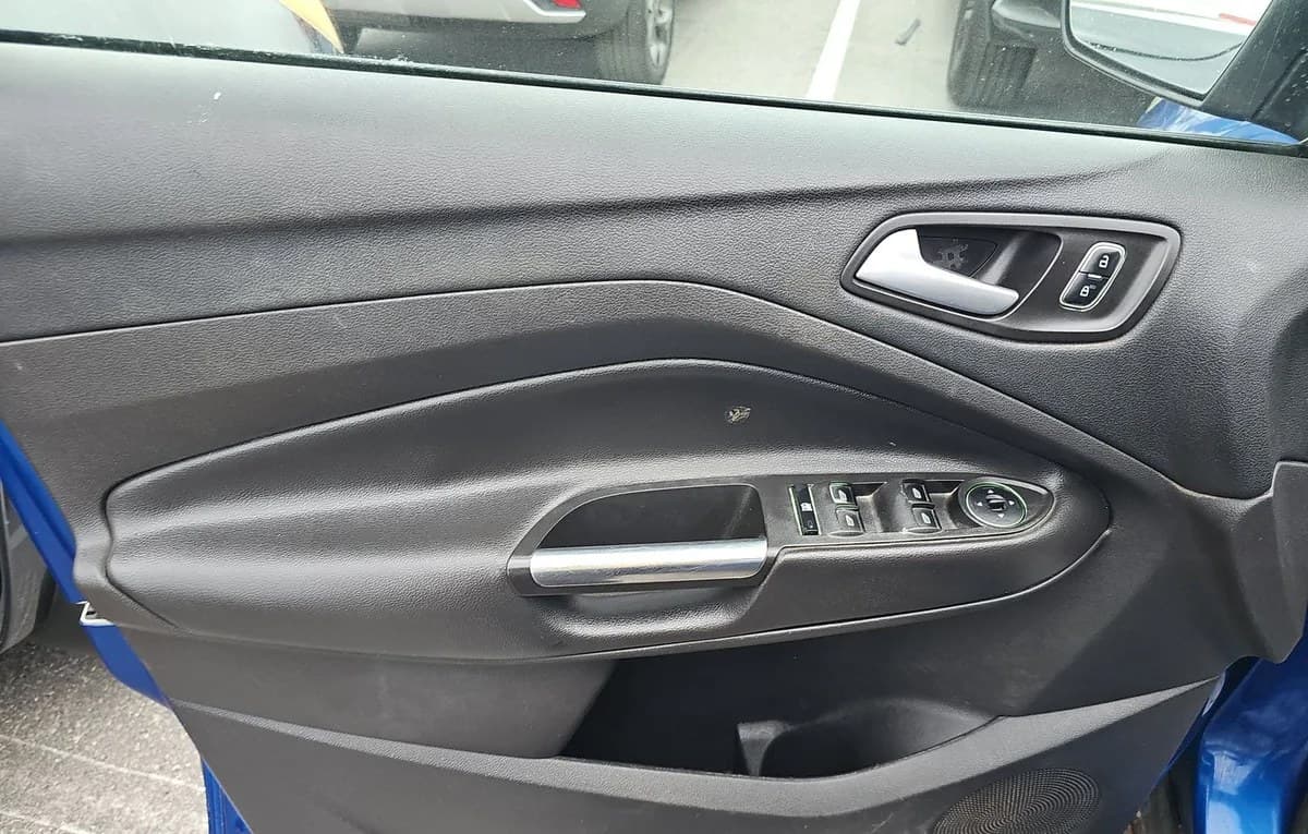 2017 FORD ESCAPE SE 5