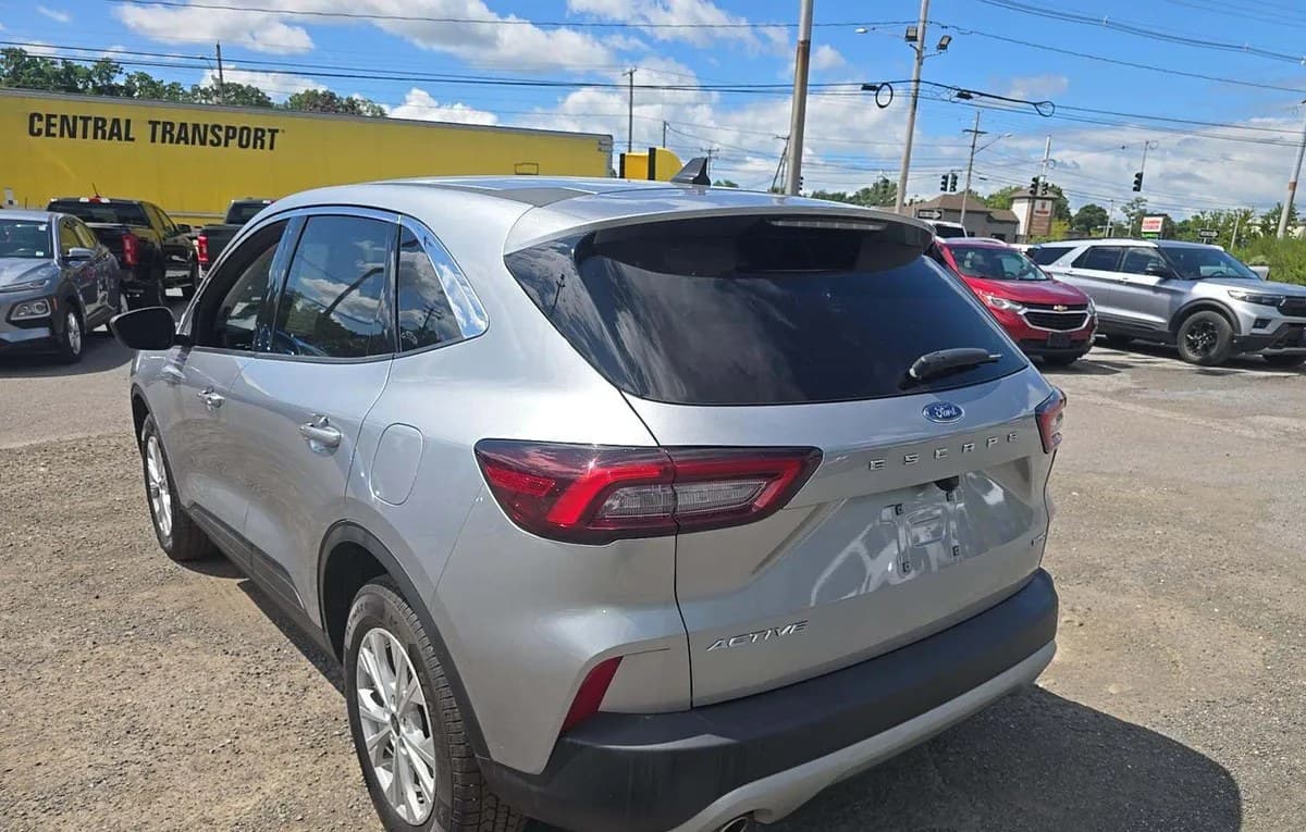 2023 FORD ESCAPE Active 3