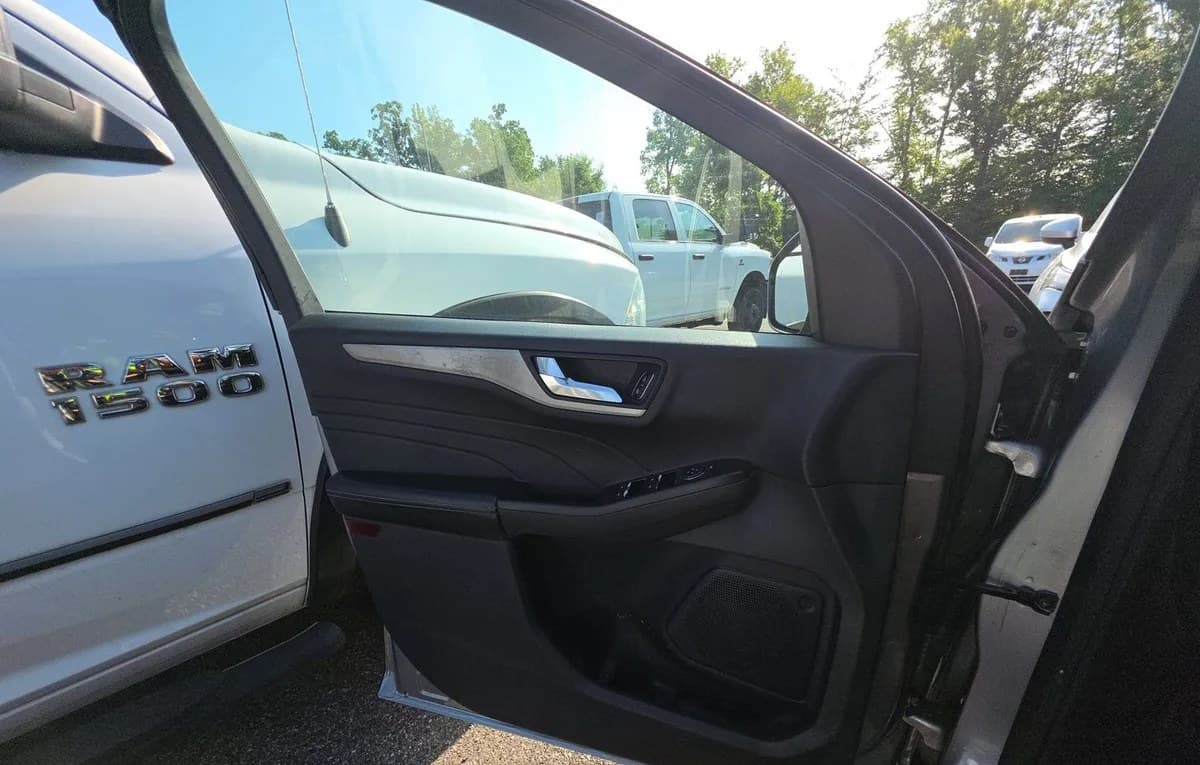 2021 FORD ESCAPE SEL 6