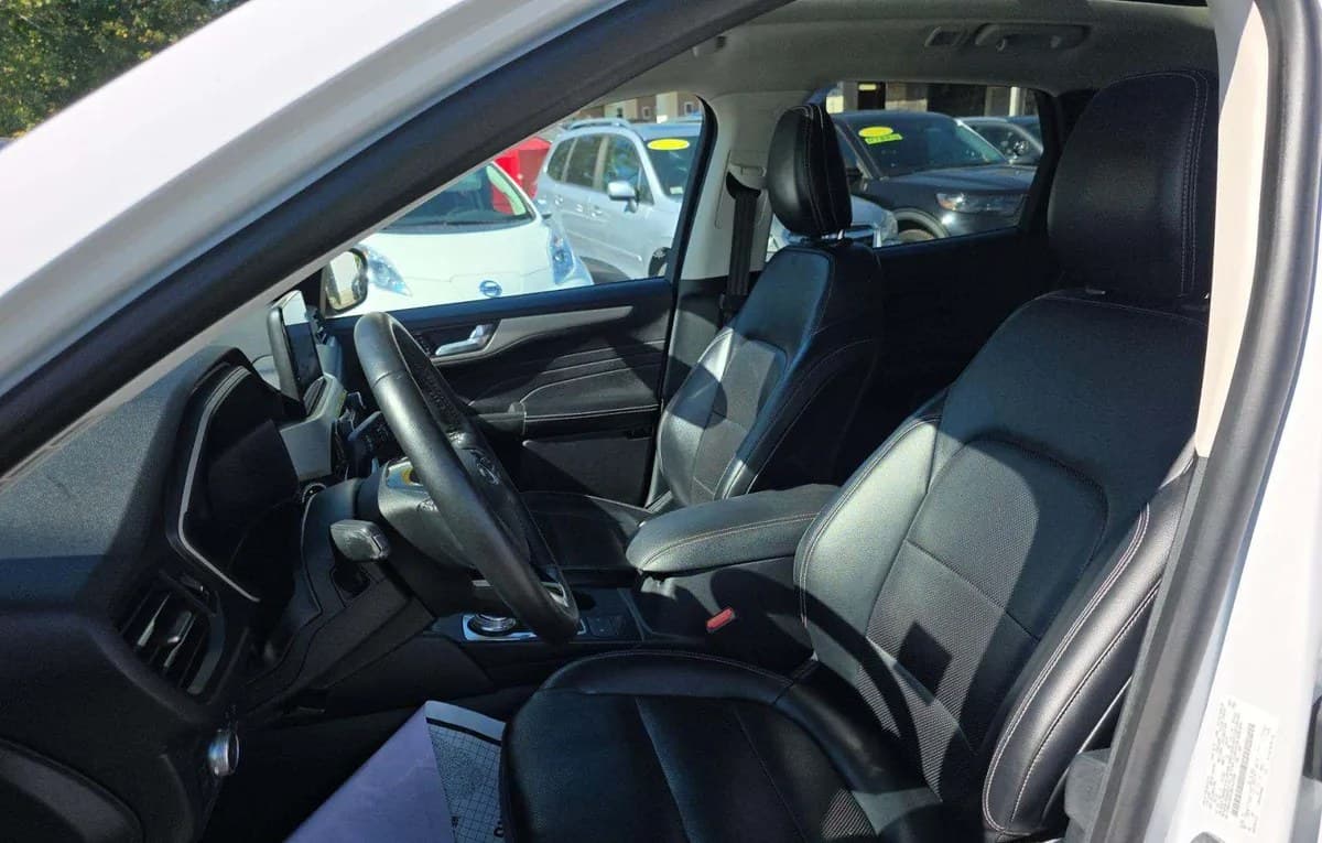 2021 FORD ESCAPE SEL 4