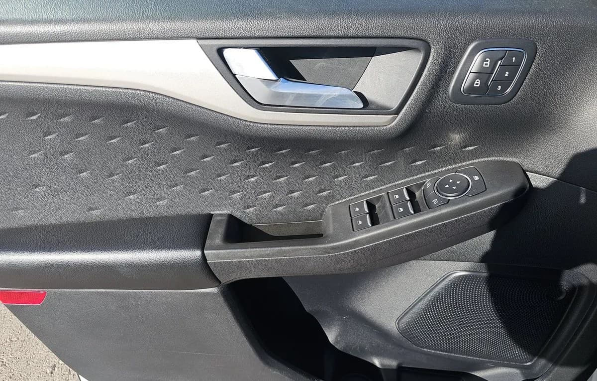 2020 FORD ESCAPE SEL 6