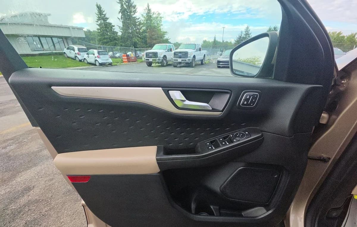 2020 FORD ESCAPE SEL 6
