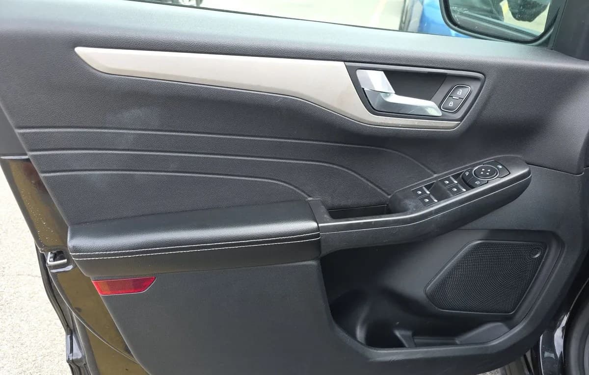 2021 FORD ESCAPE SEL 6