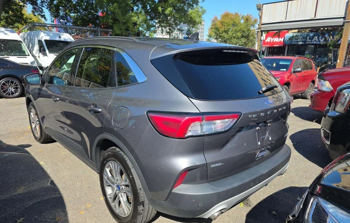 2022 FORD ESCAPE SEL 3