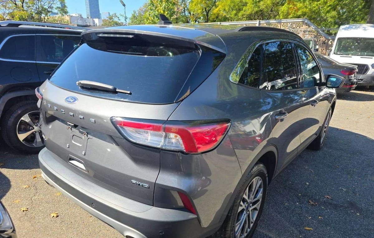 2022 FORD ESCAPE SEL 4