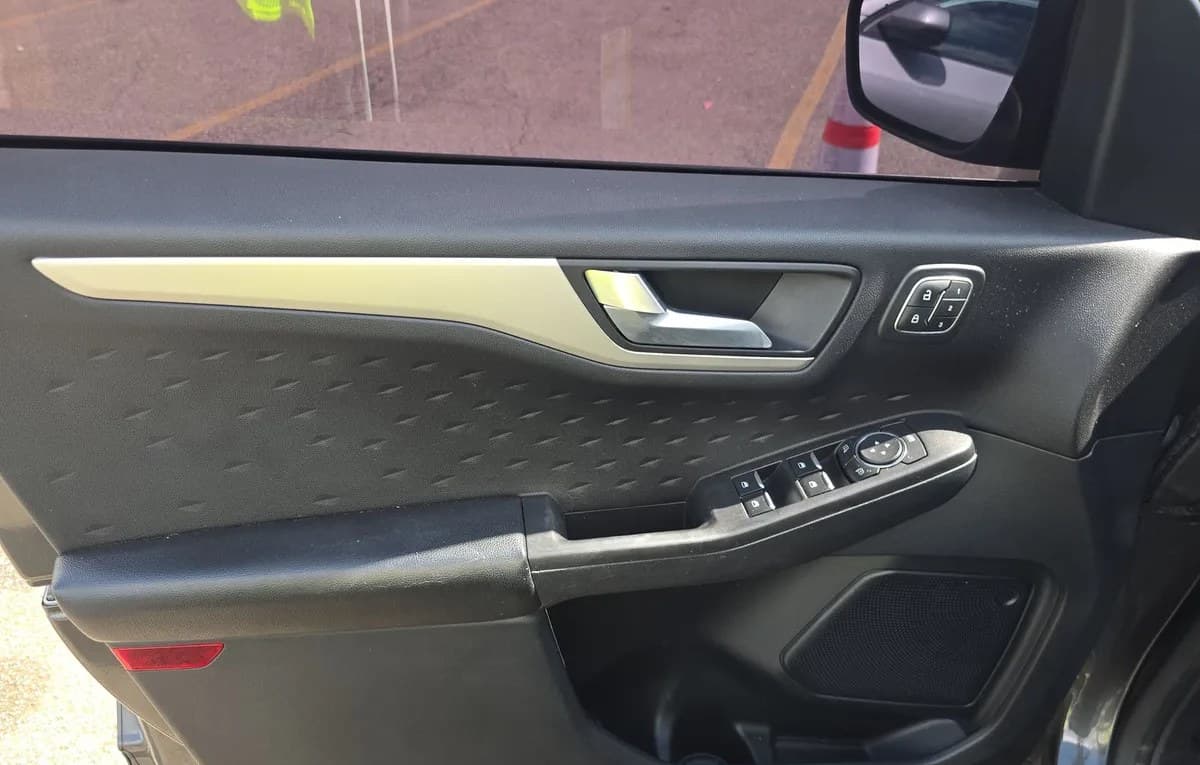2020 FORD ESCAPE SEL 6