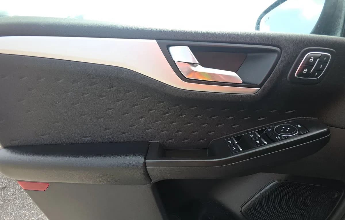 2020 FORD ESCAPE SEL 6