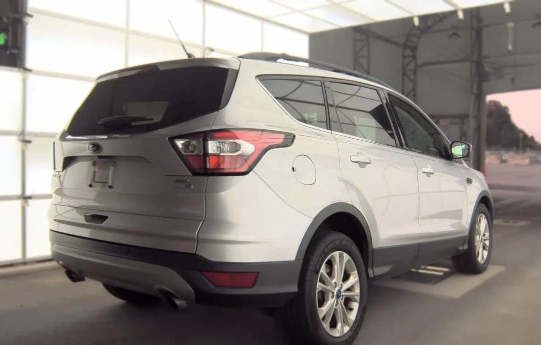 2018 FORD ESCAPE SEL 4